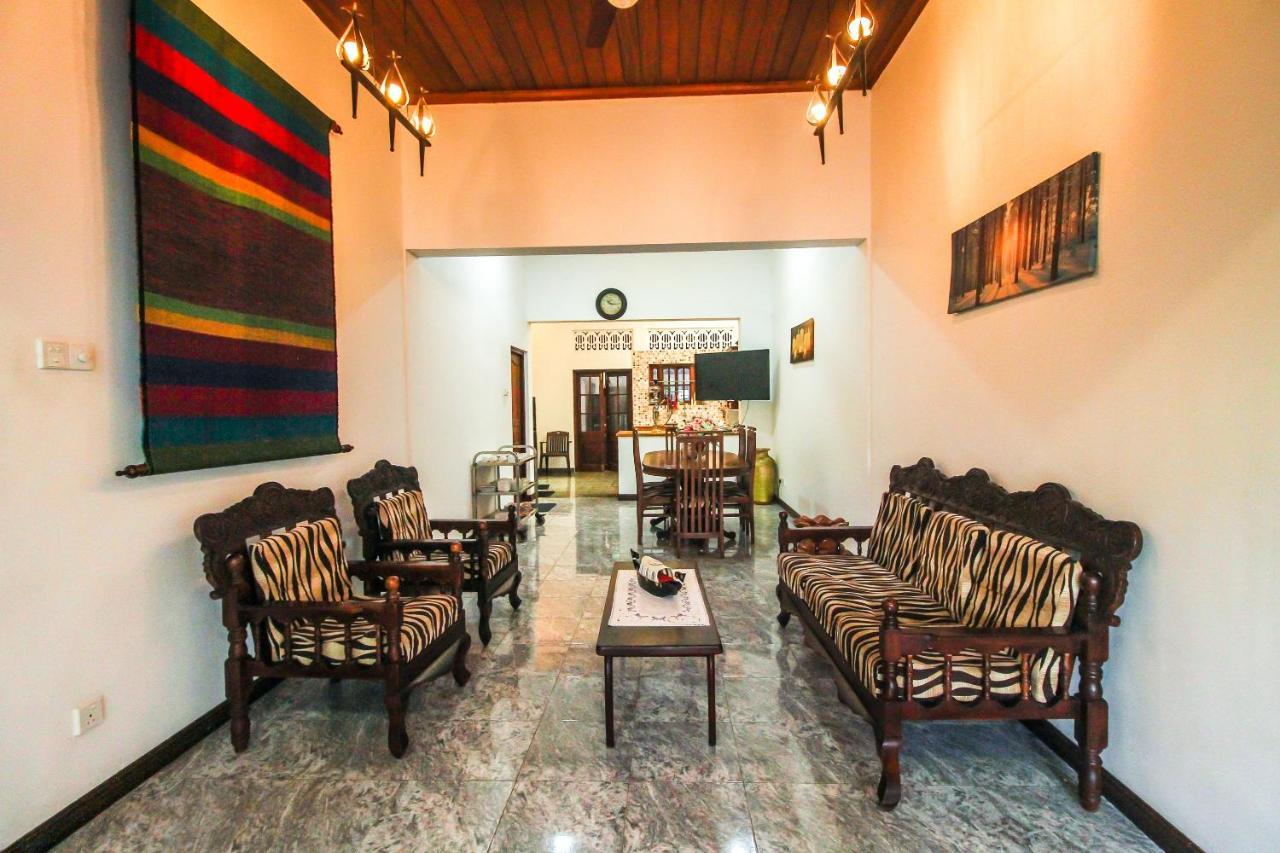 Leo'S Home Stay Dehiwala-Mount Lavinia Buitenkant foto